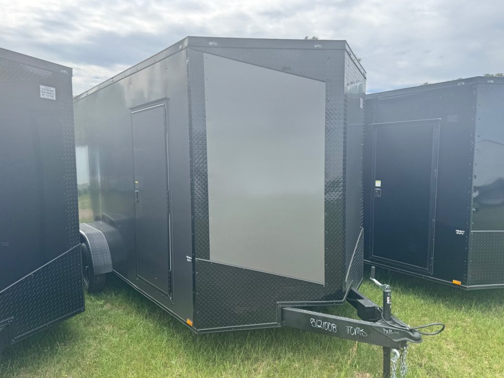 7x16-HD-Enclosed-Trailer-Custom-1
