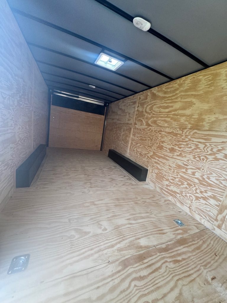 8.5x20-HD-Enclosed-Trailer-Custom-3