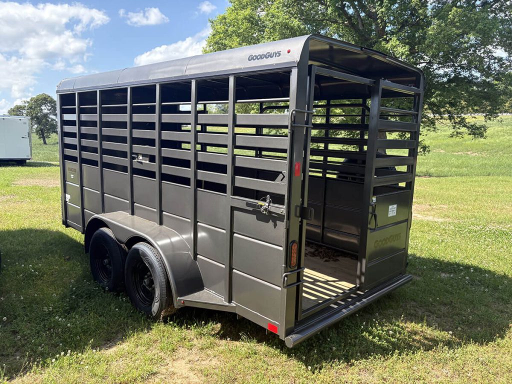 Bumper-Pull-Livestock-Rancher-Series-2