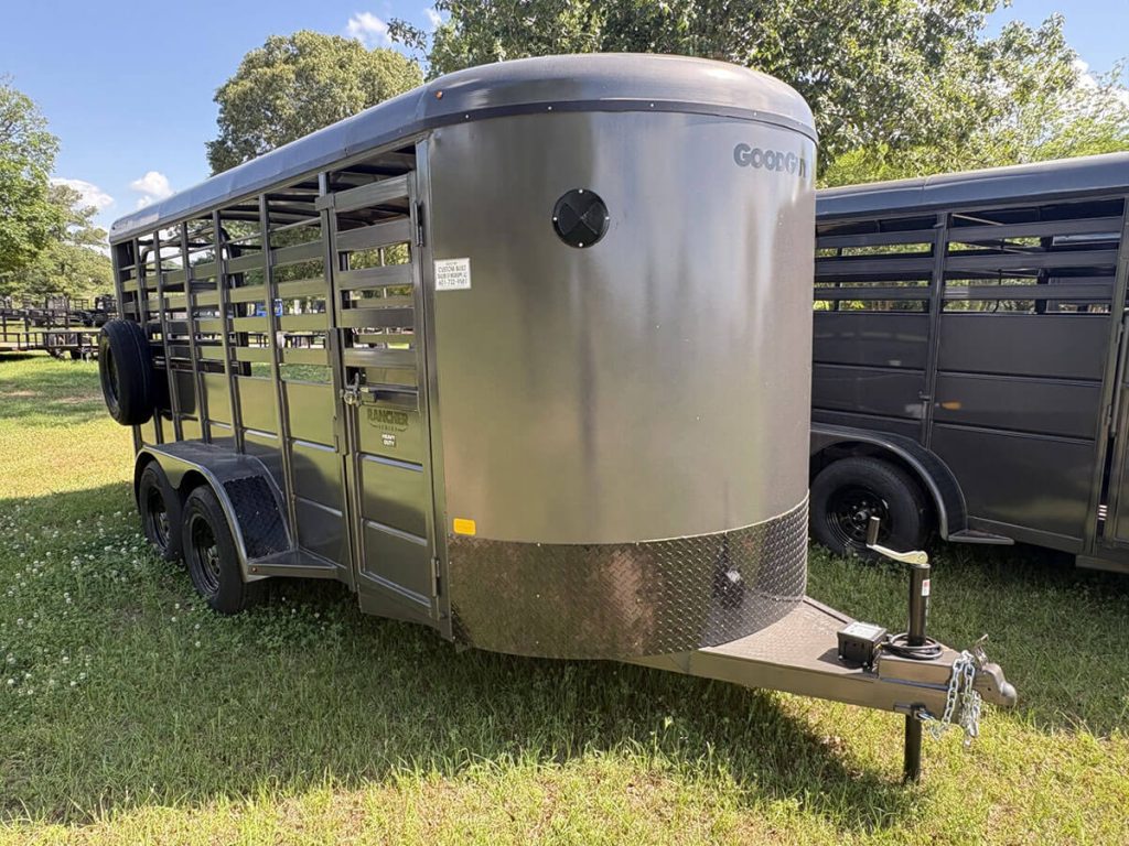 Bumper-Pull-Livestock-Rancher-Series-3
