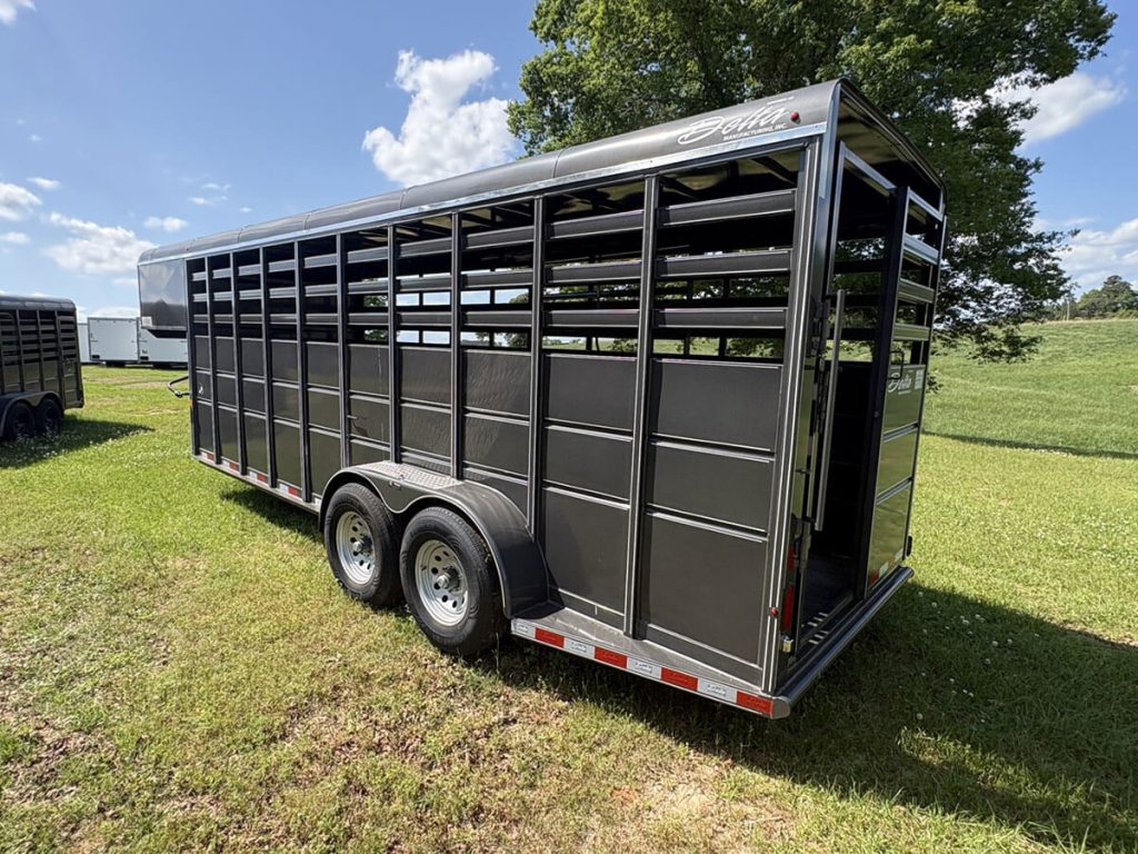 Delta-Gooseneck-livestock-2
